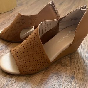 NWOT wedges